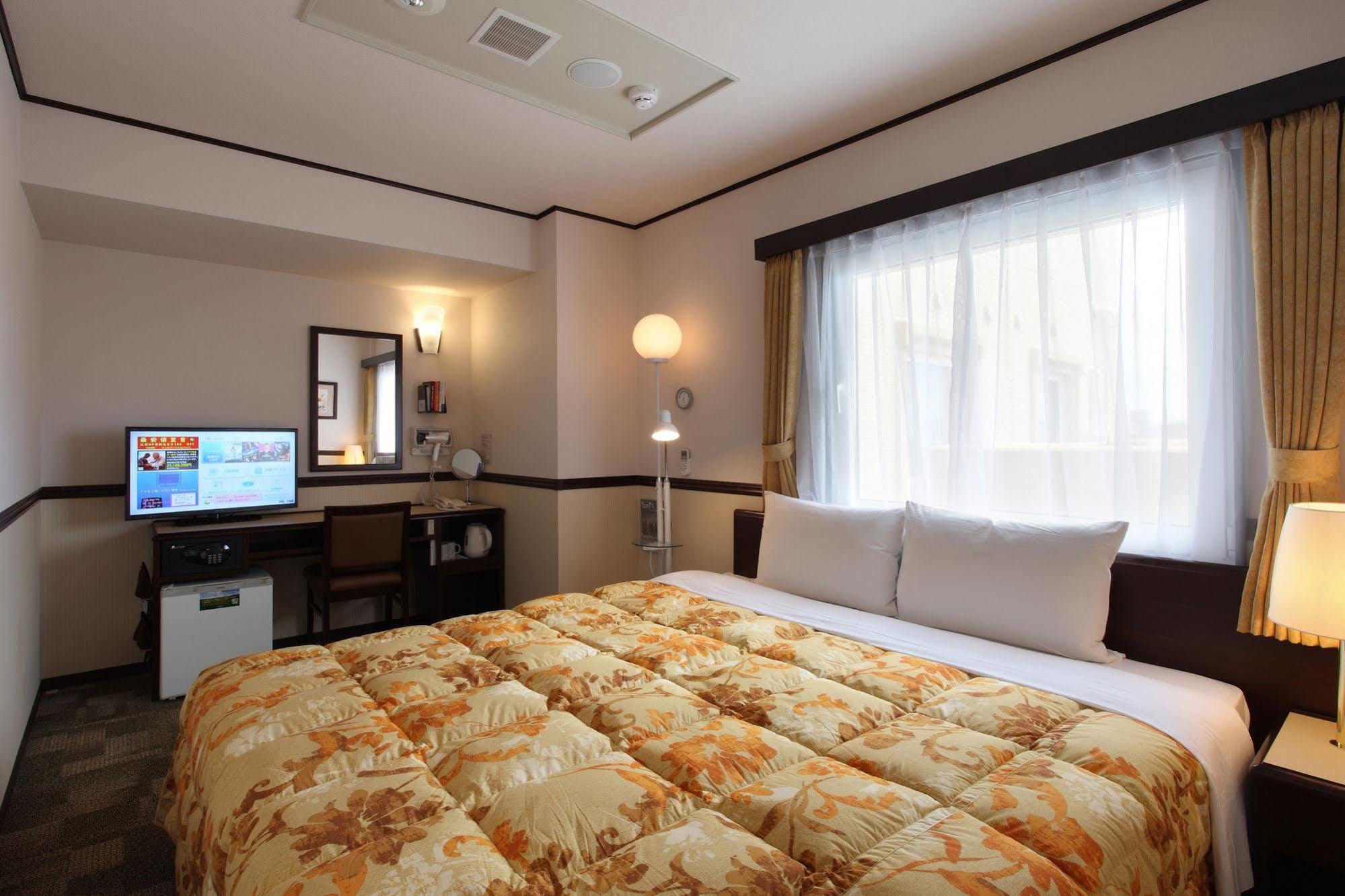 Toyoko Inn Shimonoseki Kaikyo Yume Tower Exterior foto
